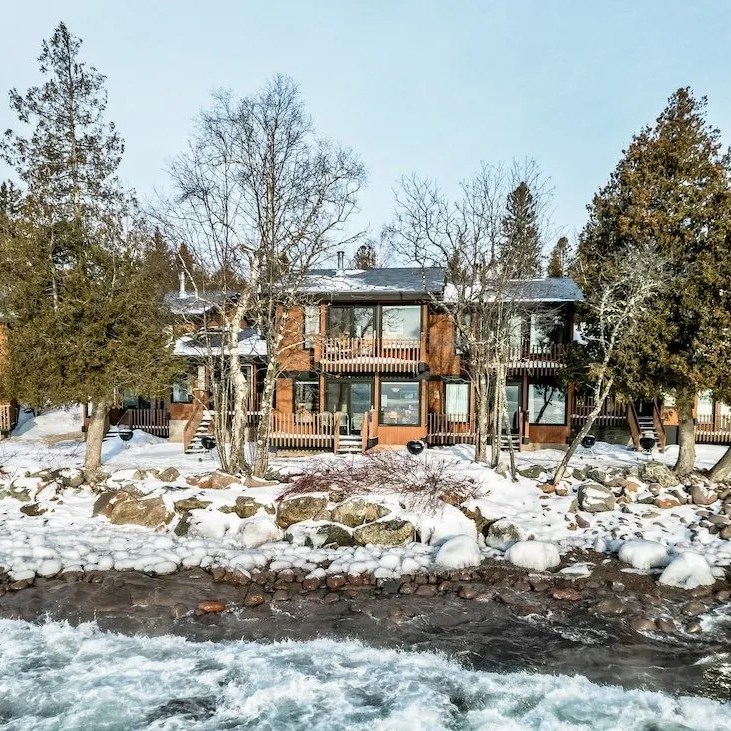 Back view of Lutsen Sea Villa E3.